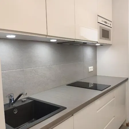 Aleje Jerozolimskie *