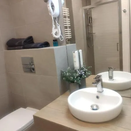 Aleje Jerozolimskie 아파트