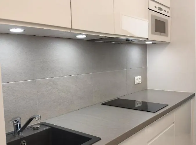 Aleje Jerozolimskie *